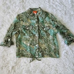 Hearts‎ of Palm Women's Green Palm Print Semi Sheer Button Up Top. Size 8